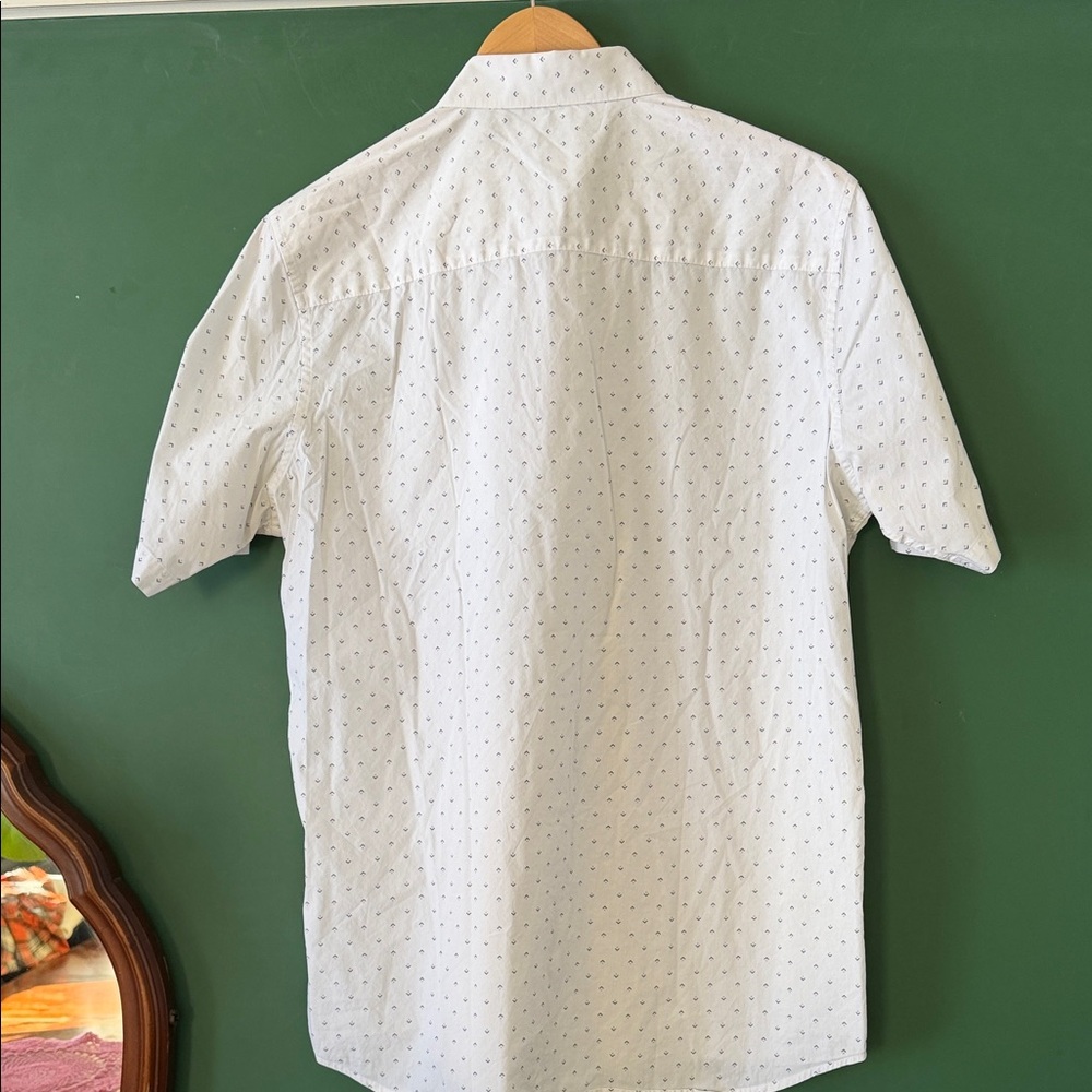 Travis Mathew Geo Print Mens L Short Sleeve Cotton Woven Golf Summer Relax - Picture 10 of 10